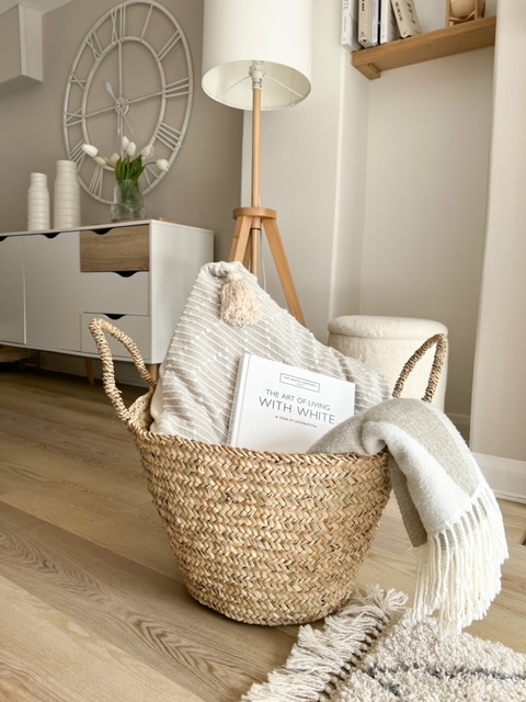 Very large handled basket - Image 3