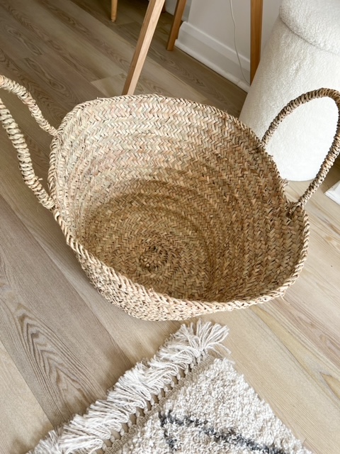 Very large handled basket - Image 5