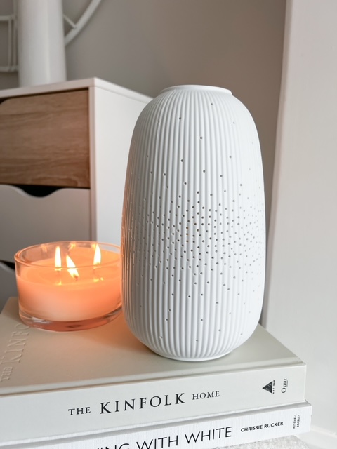 White ribbed lamp - 2 sizes - Image 8