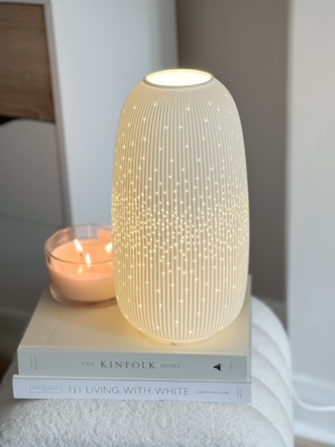 White ribbed lamp - 2 sizes - Image 3