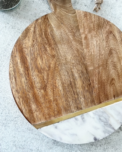 Rustic round wooden board with handle - Perfectly Lovely Interiors